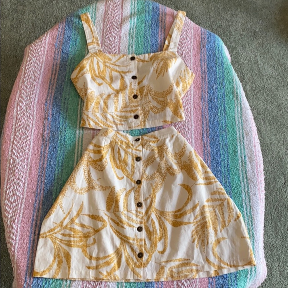 MinkPink - two piece yellow set - size L